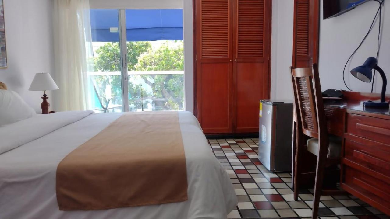 Hotel Bahia Cartagena Екстериор снимка