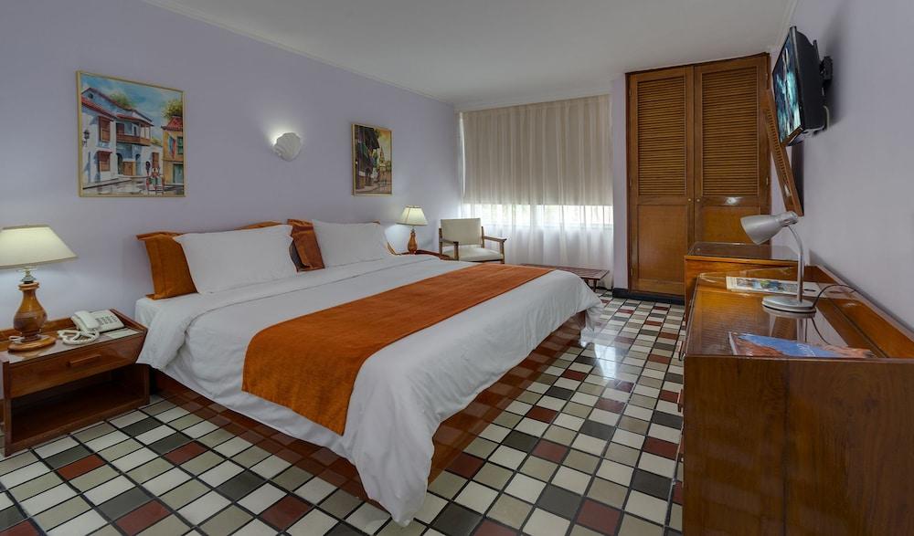Hotel Bahia Cartagena Екстериор снимка