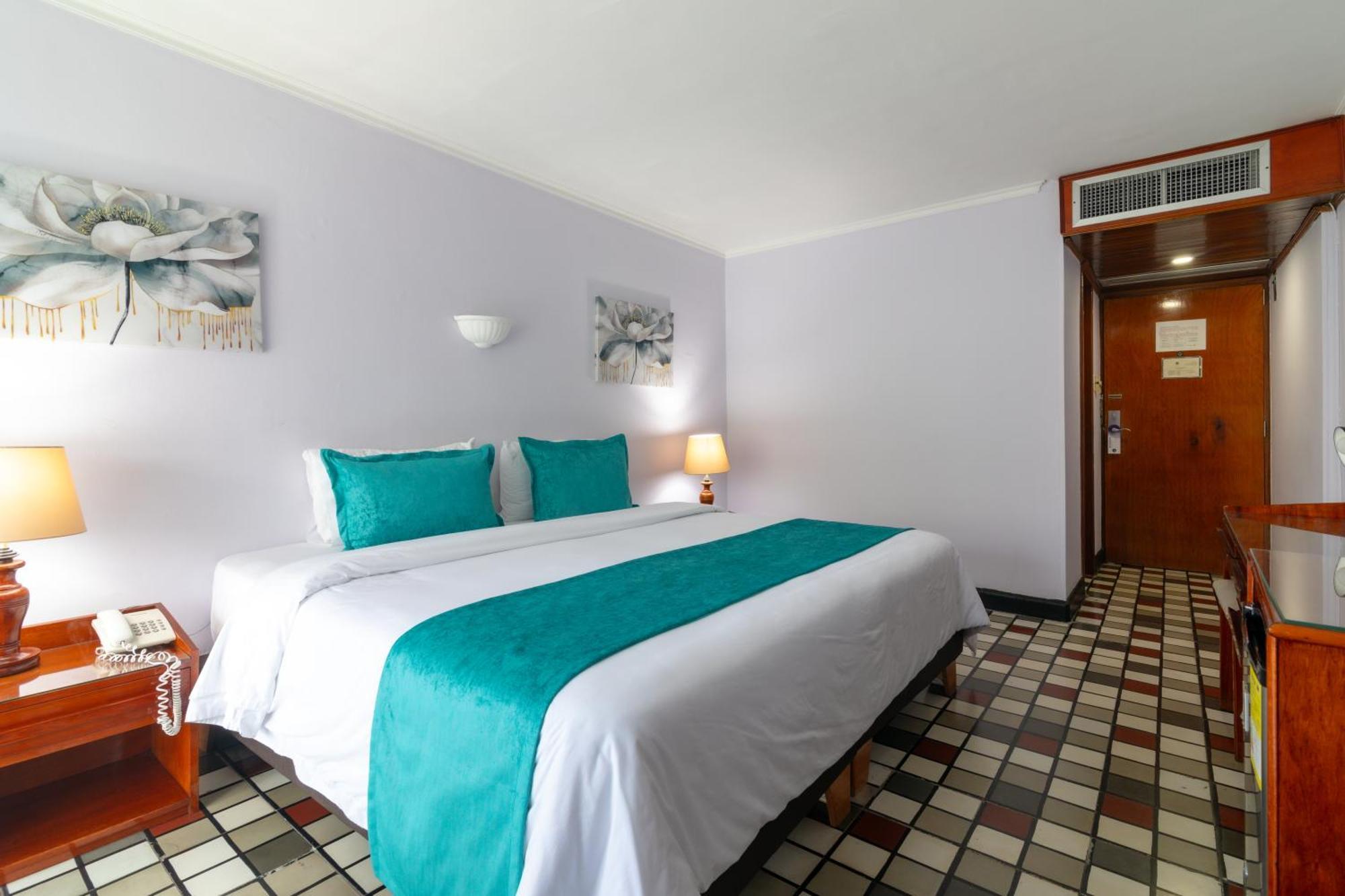 Hotel Bahia Cartagena Екстериор снимка