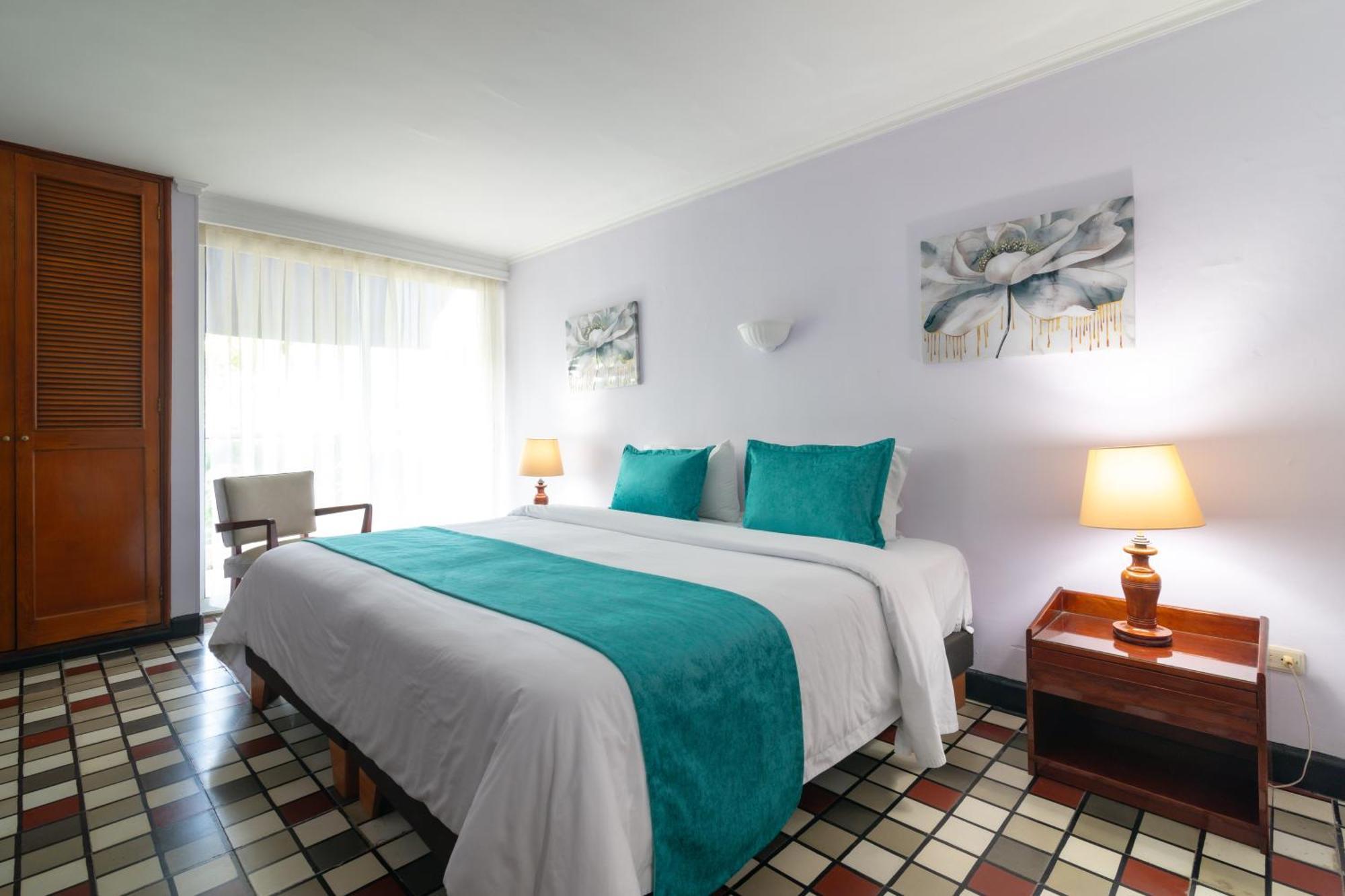 Hotel Bahia Cartagena Екстериор снимка