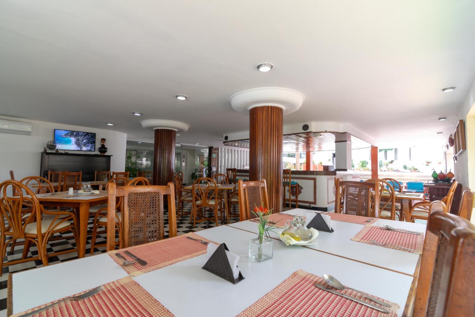 Hotel Bahia Cartagena Екстериор снимка
